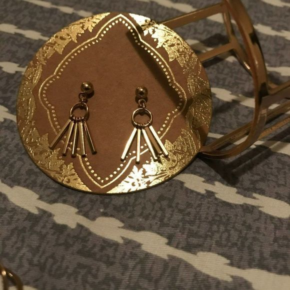 Francesca's Women's Gold Post Dangle Earrings & Fashion Jewelry Cuff Bracelet - Picture 5 of 12
